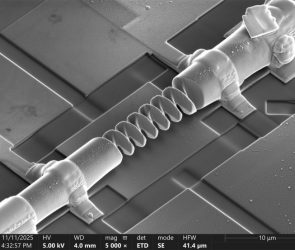 3D Nanostructure Sculpted With Focused Ion Beam Close