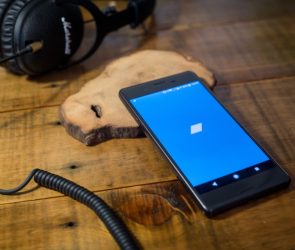 BANGKOK, THAILAND - 2018/05/18: The BandCamp application seen displayed on a Android Sony smartphone. (Photo by Guillaume Payen/SOPA Images/LightRocket via Getty Images)