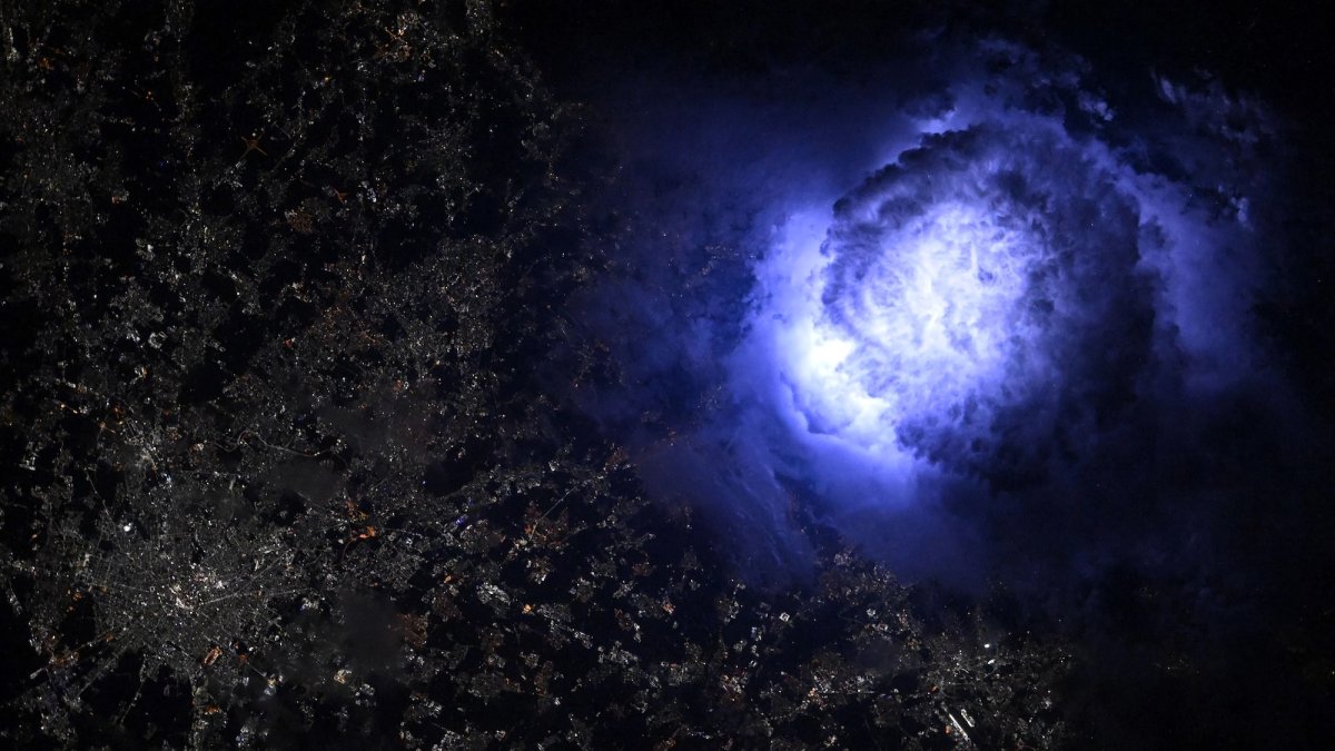 Astronaut snaps spectacular photo of lightning above Italy