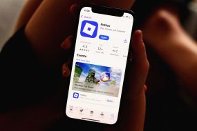 Roblox’s AI-Powered Age Verification Is a Complete Mess