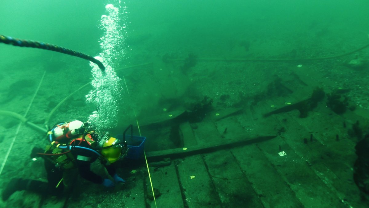 600-year-old Viking shipwreck is the largest of its kind