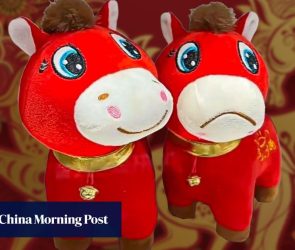 China factory production error gives toy horses’ mouths pouty curves, wins hearts, boosts sales