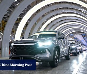 Tesla hits record sales; Chinese carmakers eye third of global market: 7 EV reads