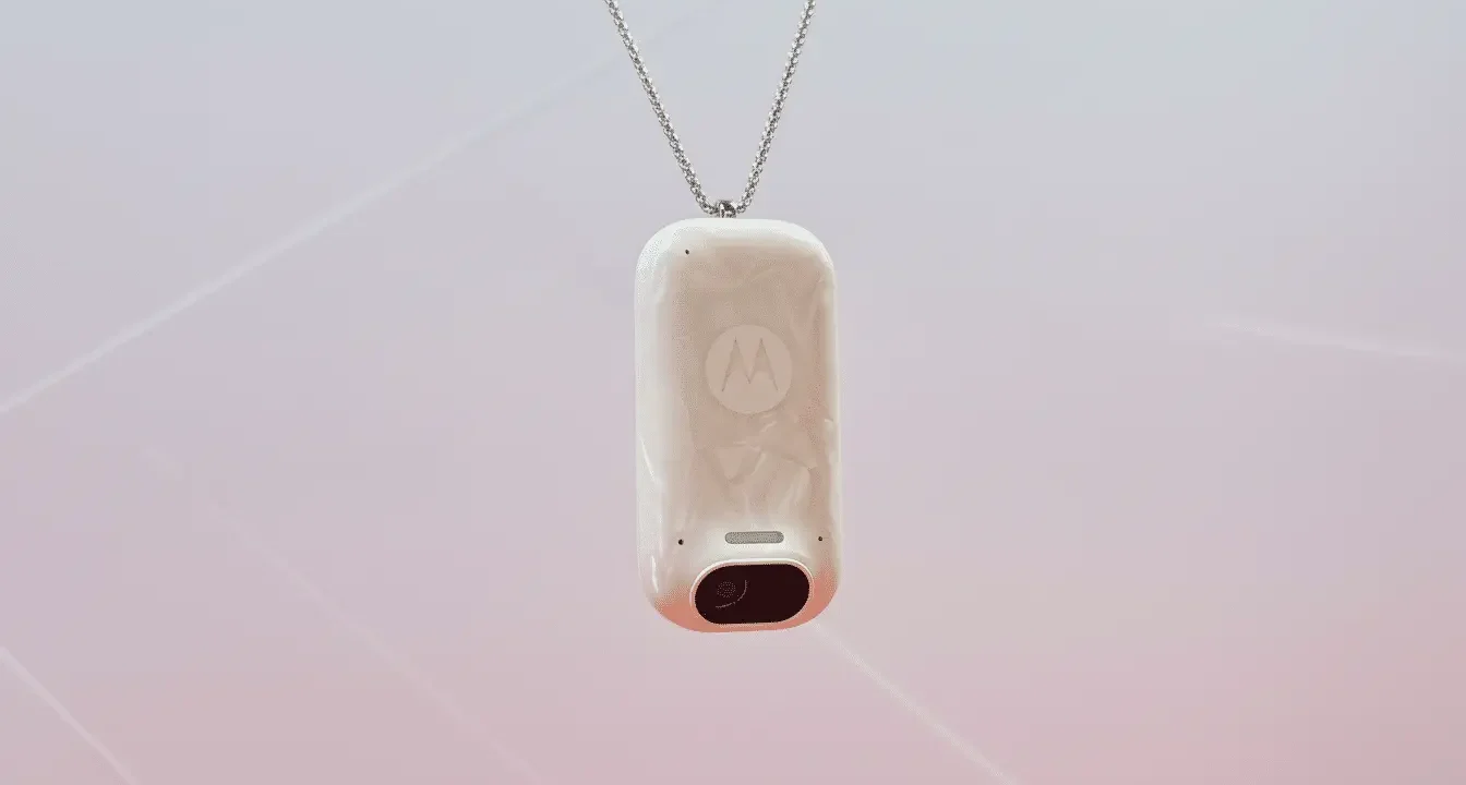 motorola_ai_pendant_prototype_edited_1767752656