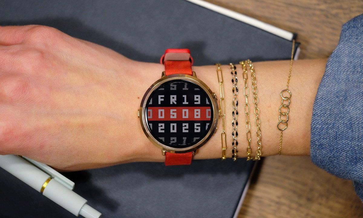 Pebble reboots its thinnest smartwatch with the Pebble Round 2