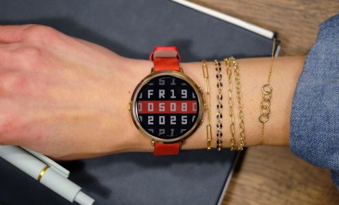 Pebble reboots its thinnest smartwatch with the Pebble Round 2