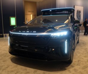 Uber's new Lucid Gravity robotaxi