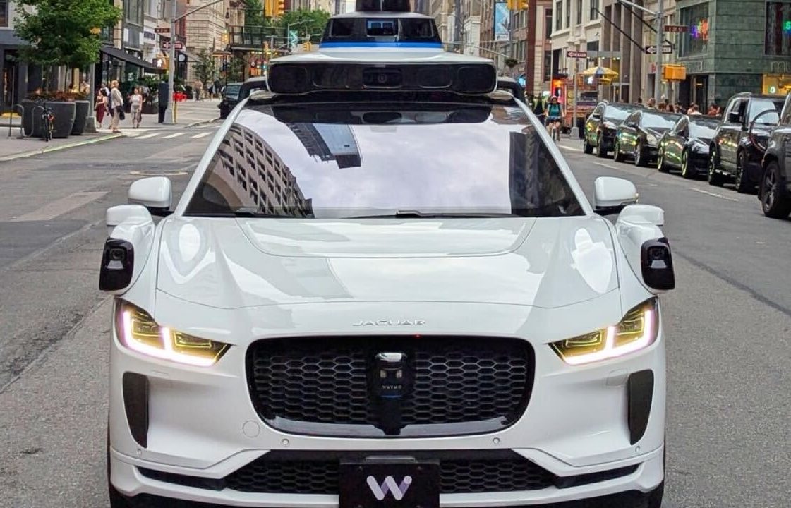 Waymo robotaxi hits a child near an elementary school in Santa Monica