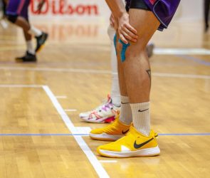 Physics discovery explains why sneakers squeak