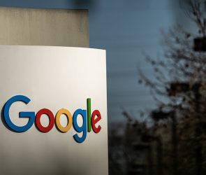 More Than 800 Google Workers Urge Company to Cancel Any Contracts With ICE and CBP