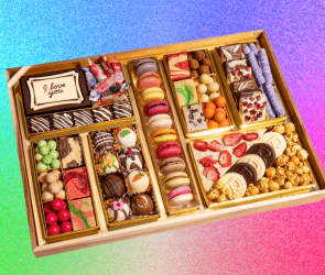 Need a Splashy Last Minute Valentine’s Day Gift? Try This Dessert Box