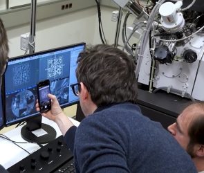 World's smallest QR code is thinner than a lightwave