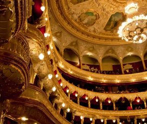 Color plays an unsung role in how we enjoy concerts