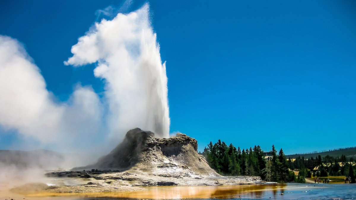 Yellowstone’s supervolcano is creating a 19-mile bulge