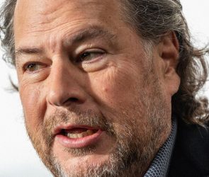 Salesforce Workers Circulate Open Letter Urging CEO Marc Benioff to Denounce ICE