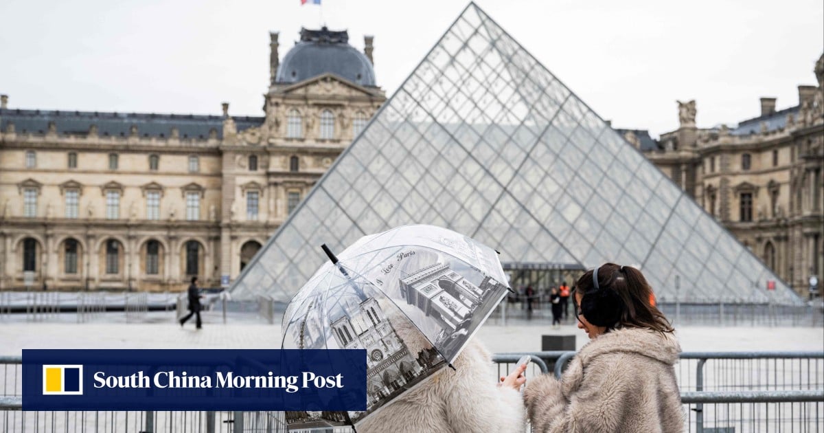 9 arrested over Louvre ticket fraud scheme involving Chinese tourists