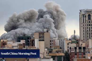 US military warns civilians to avoid port facilities used by Iranian navy