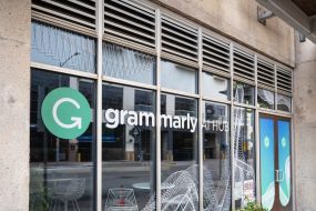 Grammarly Is Offering ‘Expert’ AI Reviews From Your Favorite Authors—Dead or Alive