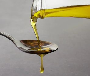 Physicists calculate exactly how long that last drop takes