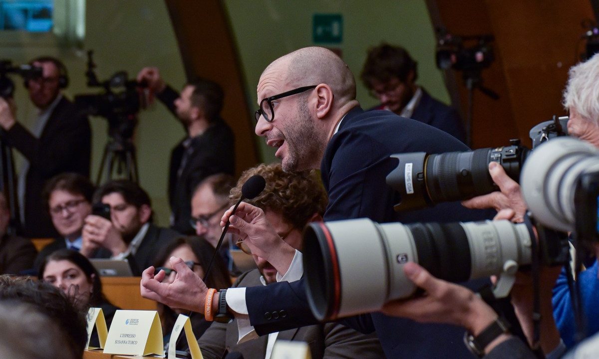 During a press conference organized by the National Council of the Order of Journalists at the Chamber of Deputies, Fanpage director Francesco Cancellato asks the Prime Minister Giorgia Meloni about the wiretapping case involving himself, other journalists and activists.