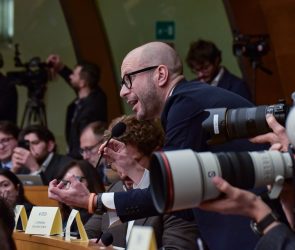 During a press conference organized by the National Council of the Order of Journalists at the Chamber of Deputies, Fanpage director Francesco Cancellato asks the Prime Minister Giorgia Meloni about the wiretapping case involving himself, other journalists and activists.