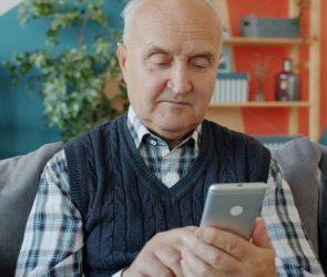 How to make any smartphone easier to use for a senior citizen